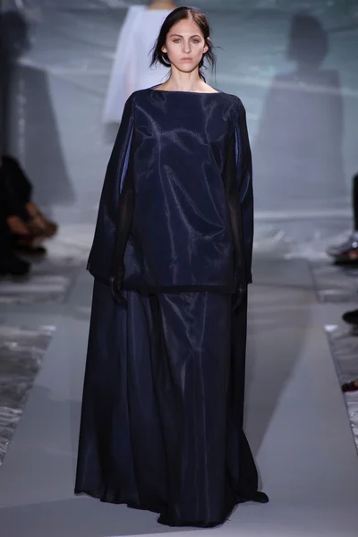 Look 32